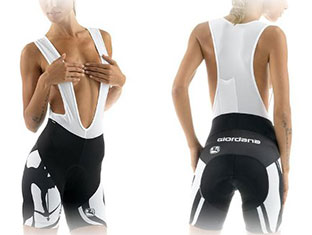 short-de-ciclismo-con-tirantes